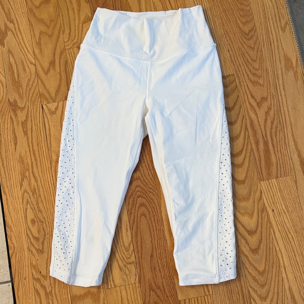 lululemon high waist crop leggings with eyelet side panels, size 4